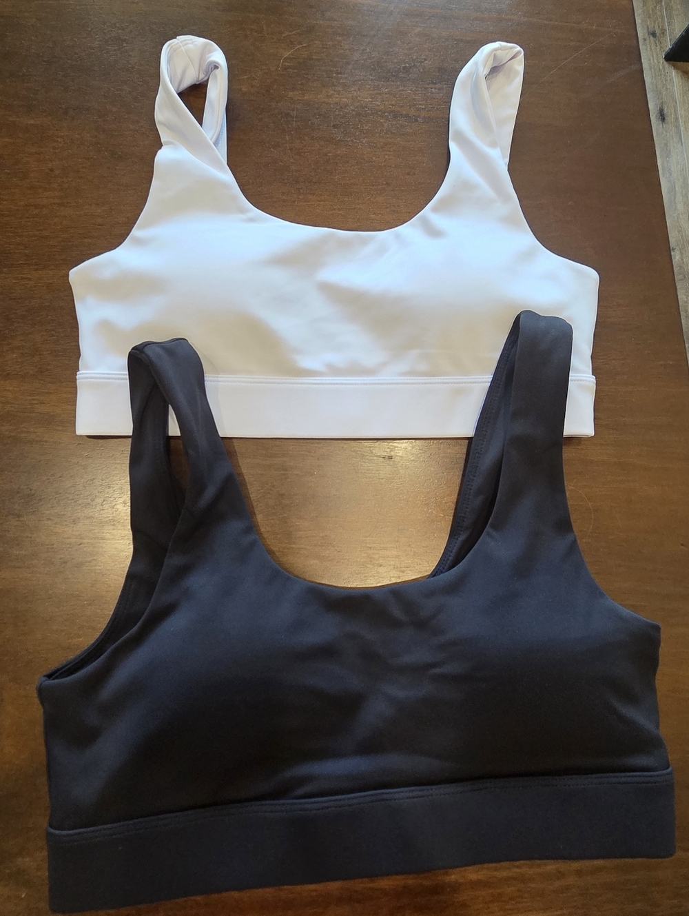 Women’s Scoop-Neck Seamless Bralette - Black & White